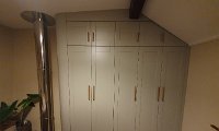 WARDROBE WITH CURVED END