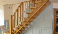 BESPOKE OAK STAIRCASE